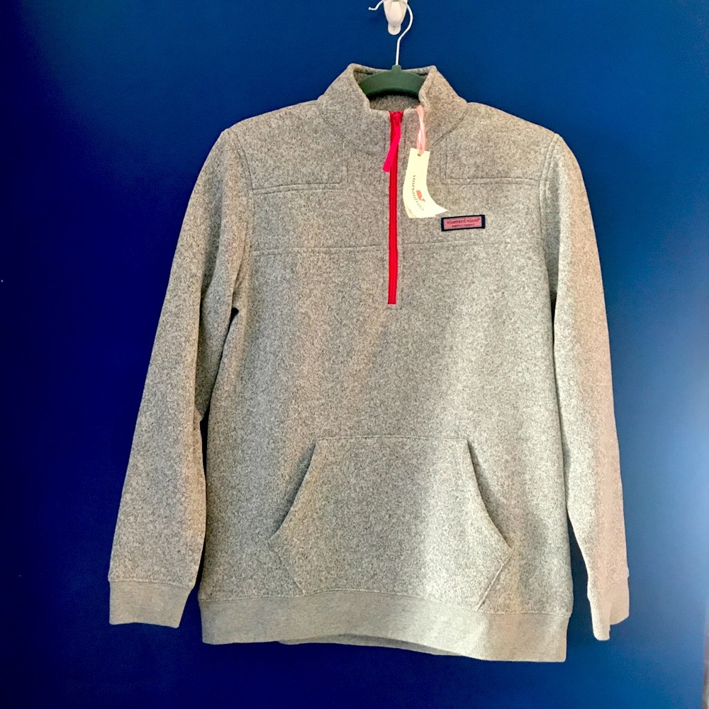 Vineyard Vines Fleece shep sweater.